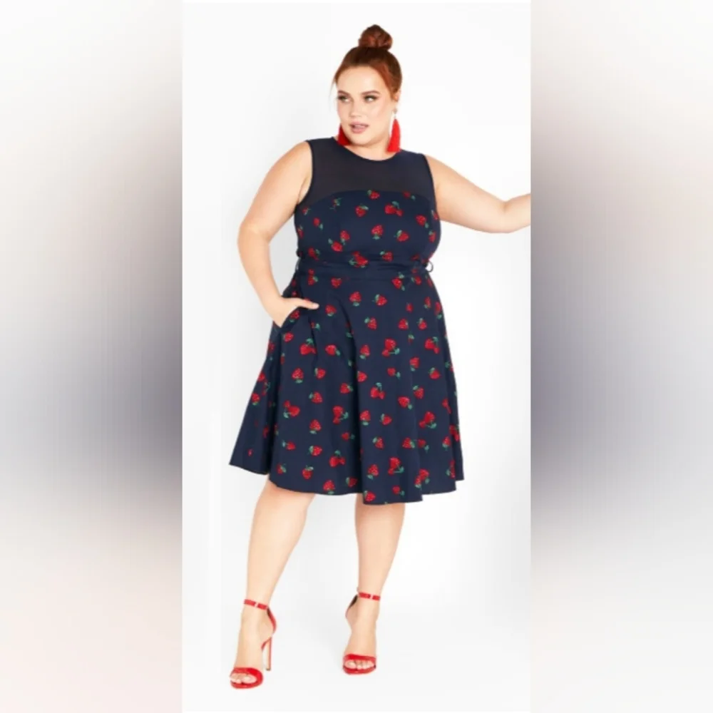 NWT City Chic Navy Blue w/ Strawberry Print Lightweight Molly Dress Size L 20 - Picture 2 of 4